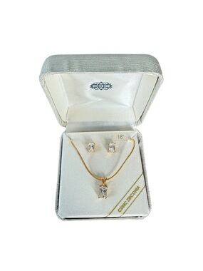Vintage 90s CZ Jewelry Set Gold Tone Necklace & Earrings Kohl’s NOS Gift Box 18”
